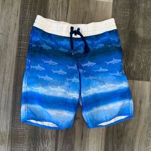 Old Navy boys swim shorts size medium (8)